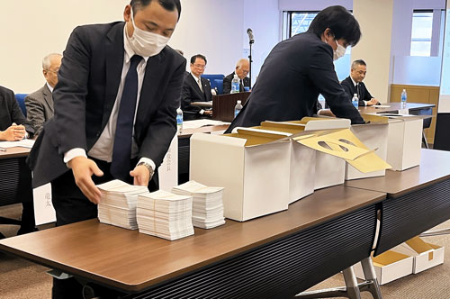 株主優待抽選の様子